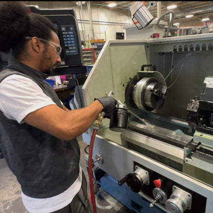 Pneumatic Oil Spray Gun - Application Machine Shop Degrease